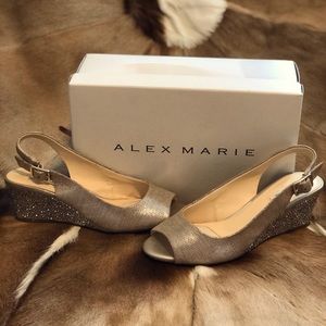 Alex Marie -Oriel Crystal Sandals. Size 7